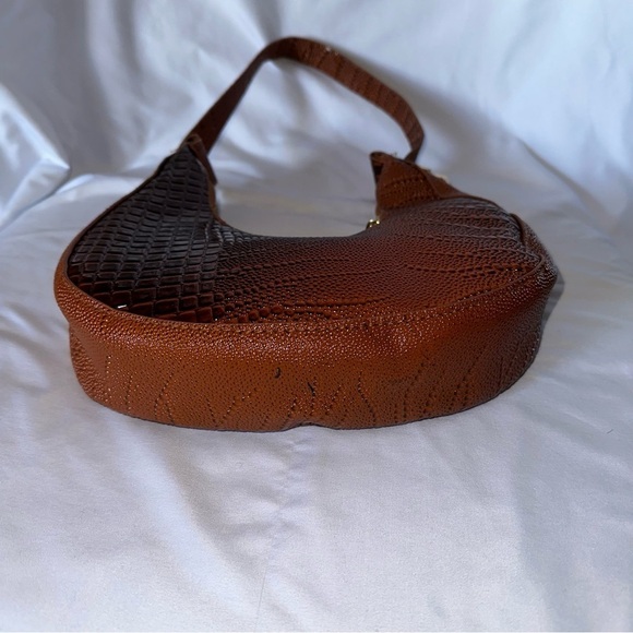 Small handbag - **FREE with any bundle** - Picture 3 of 5